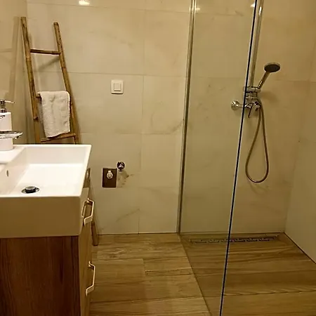 Zvane Otel 4*
